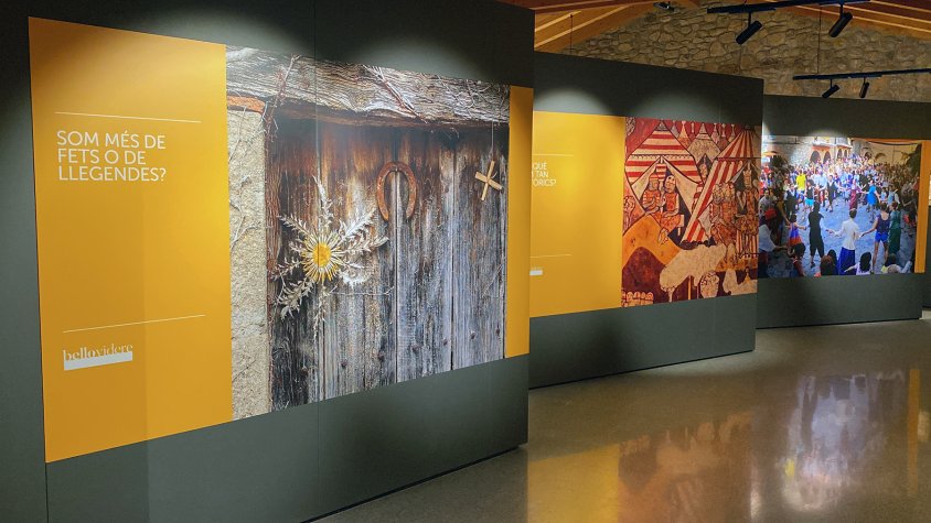 Diversos plafons de l'exposició sobre Bellver de Cerdanya 'Bellovidere'