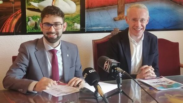 L'alcalde de Puigcerdà, Albert Piñeira, i el regidor de cultura, Àlex Rubio, en la presentació de la Setmana Cultural del Roser
