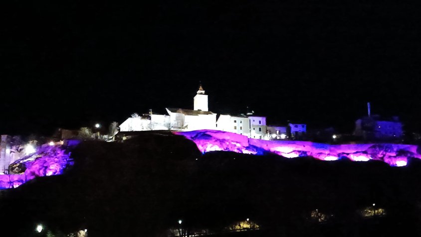 Nou sistema d'enllumenat de la muralla de Bellver de Cerdanya