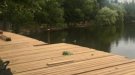 Obres de renovació de les passeres al voltant de l'estany de Puigcerdà