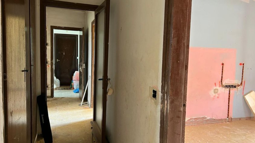 Obres d'un dels pisos en fase de millora