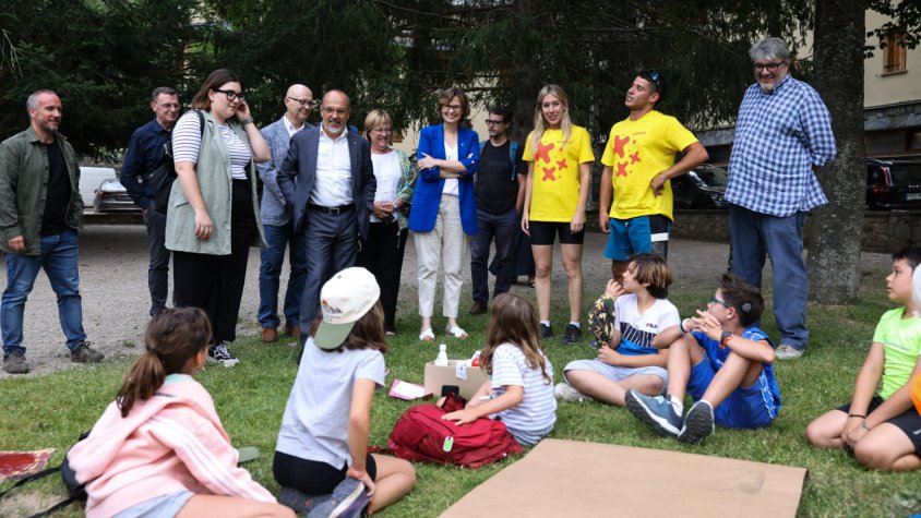 Els menors van rebre la visita de la consellera d'Acció Exterior i Unió Europea i el conseller de Drets Socials