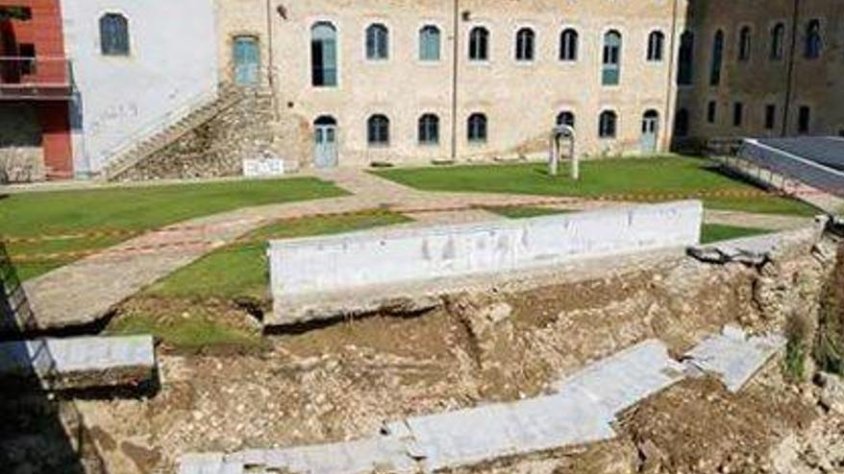 La primera gran tempesta de l'estiu del 2017 va esfondrar el mur