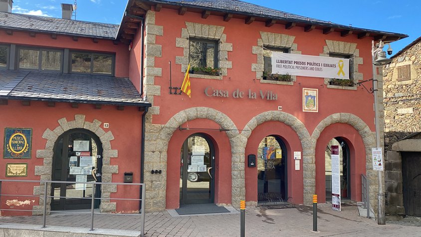 L'Ajuntament de Llívia a un pas de ser intervingut per la Generalitat