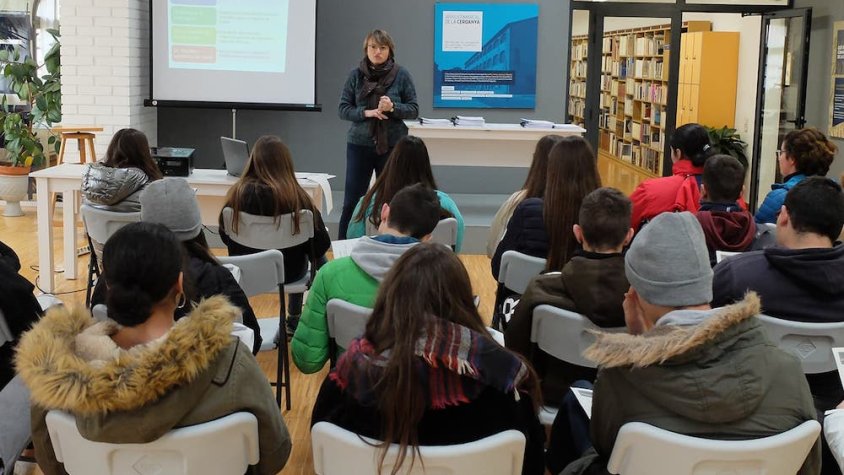 L'Arxiu Comarcal de la Cerdanya apropa la recerca als estudiants de batxillerat