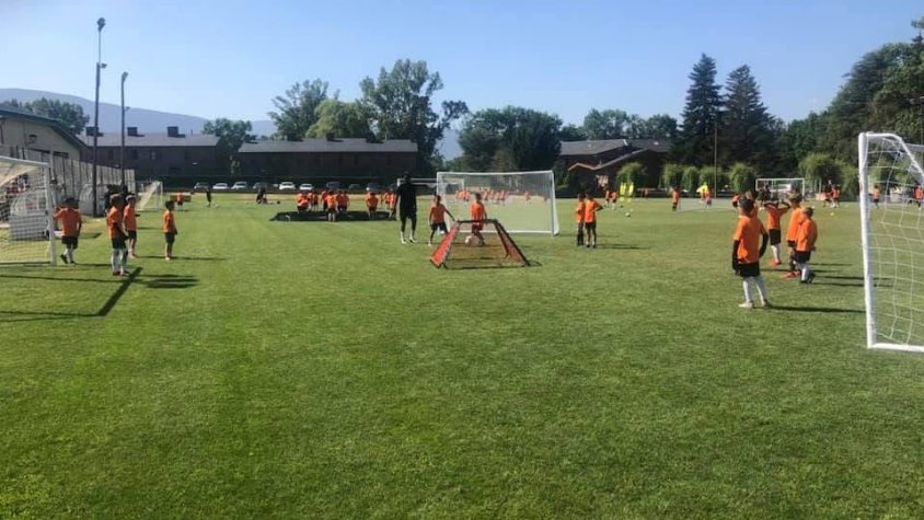 Llívia estrenarà aquest estiu el campus de futbol Xut Goal amb prop de 90 jugadors inscrits