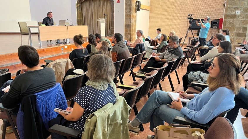Una de les sessions de la jornada dedicada a l’habitatge i la fiscalitat organitzada per l’IDAPA