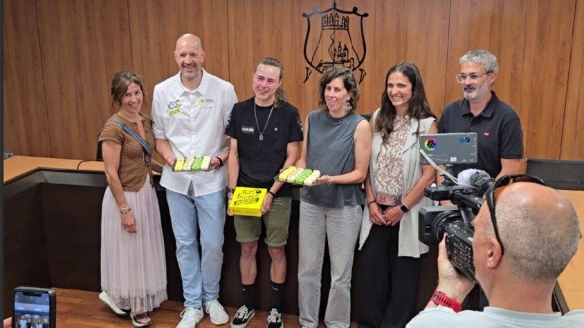Fotografia de família de l'homenatge a Paula Blasi